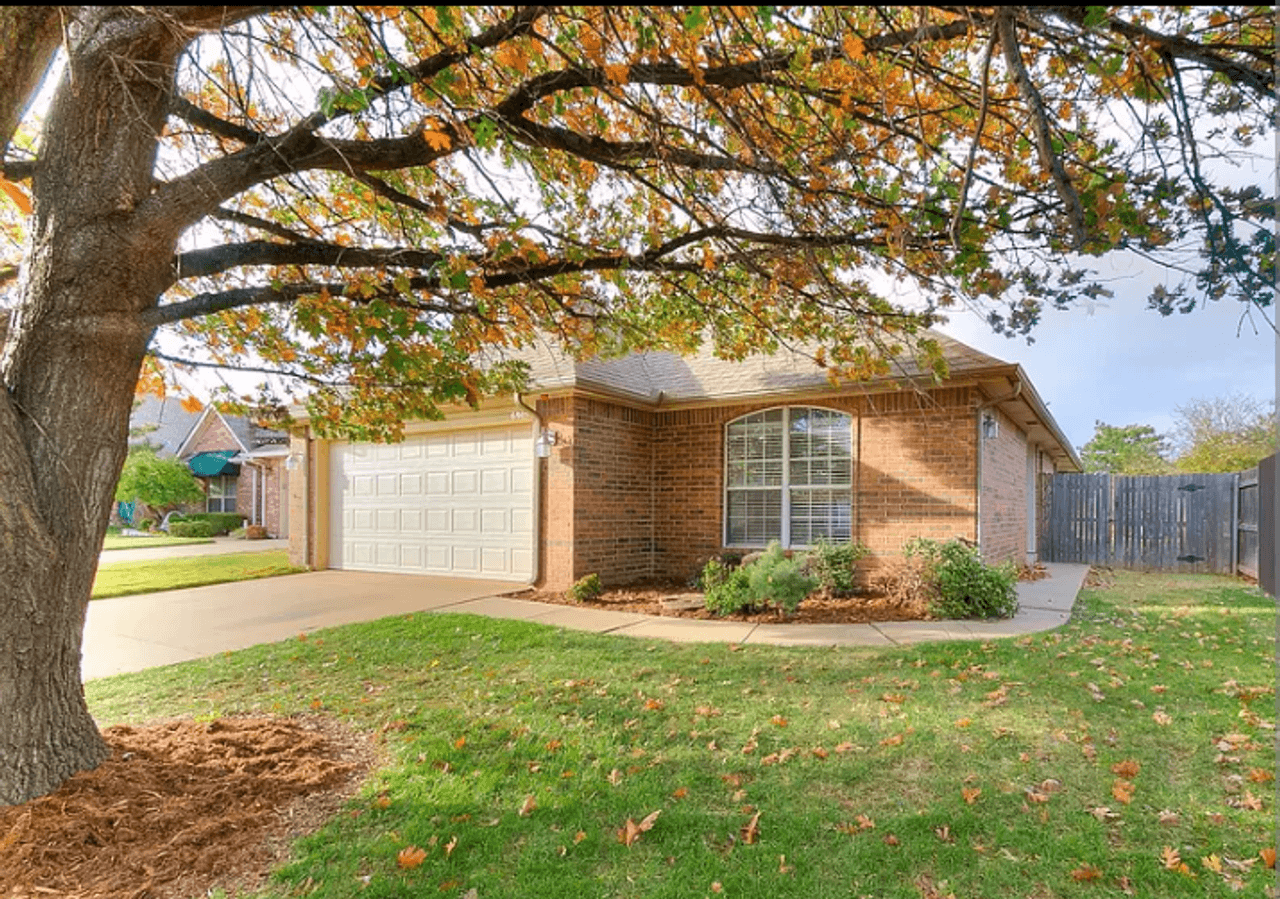 listing, photo 1