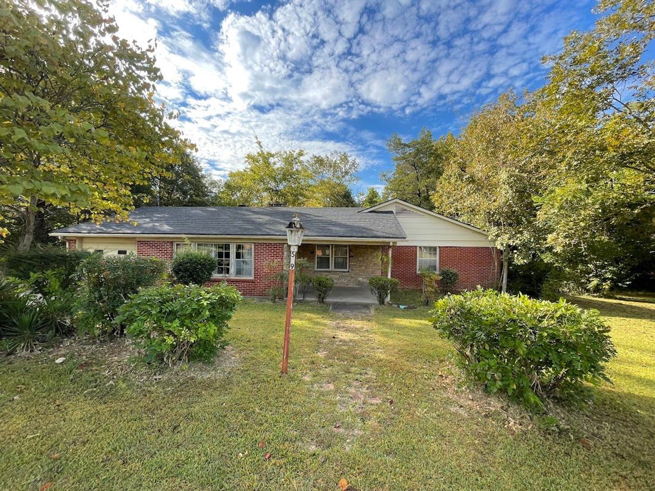 listing, photo 1