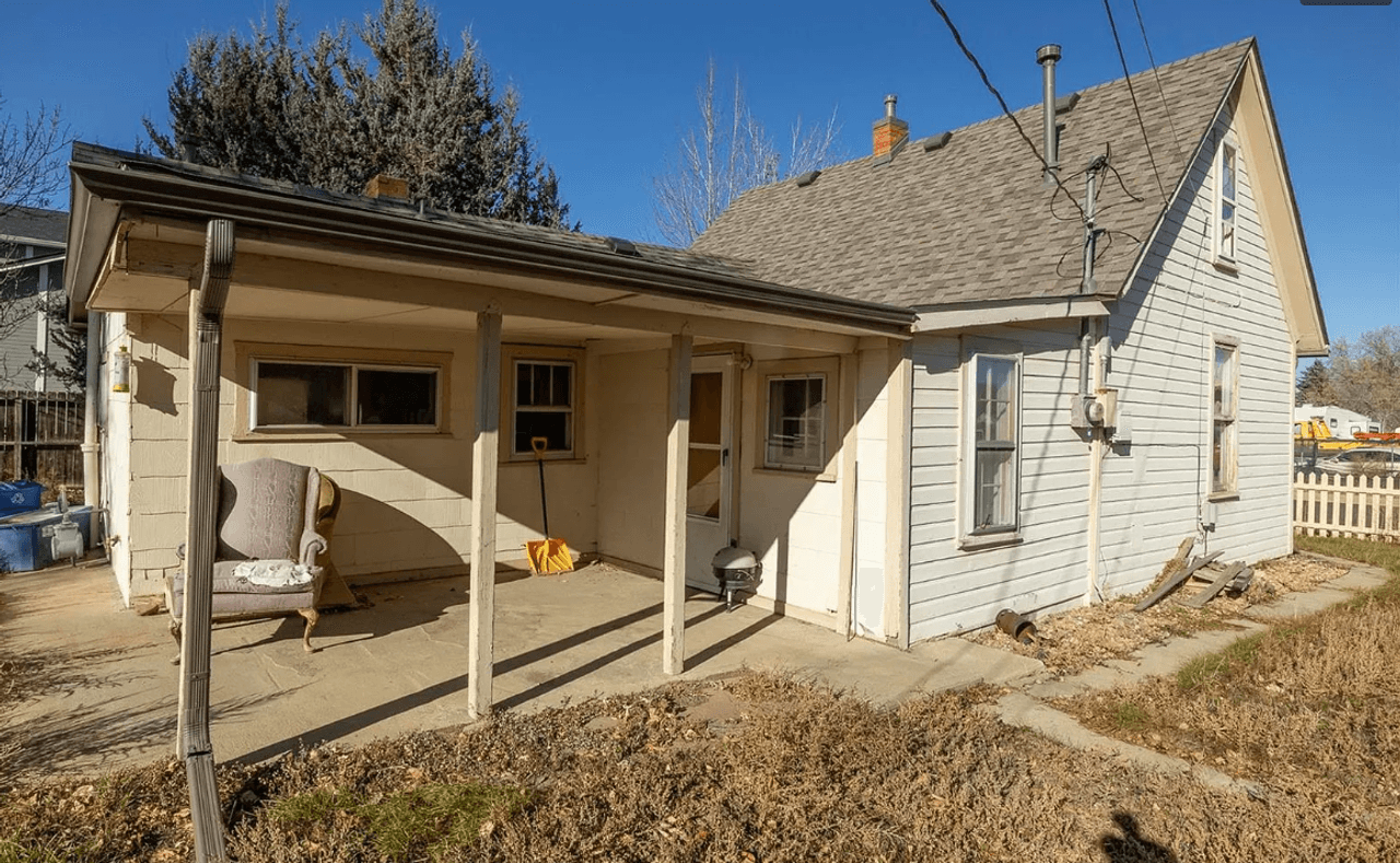 listing, photo 1