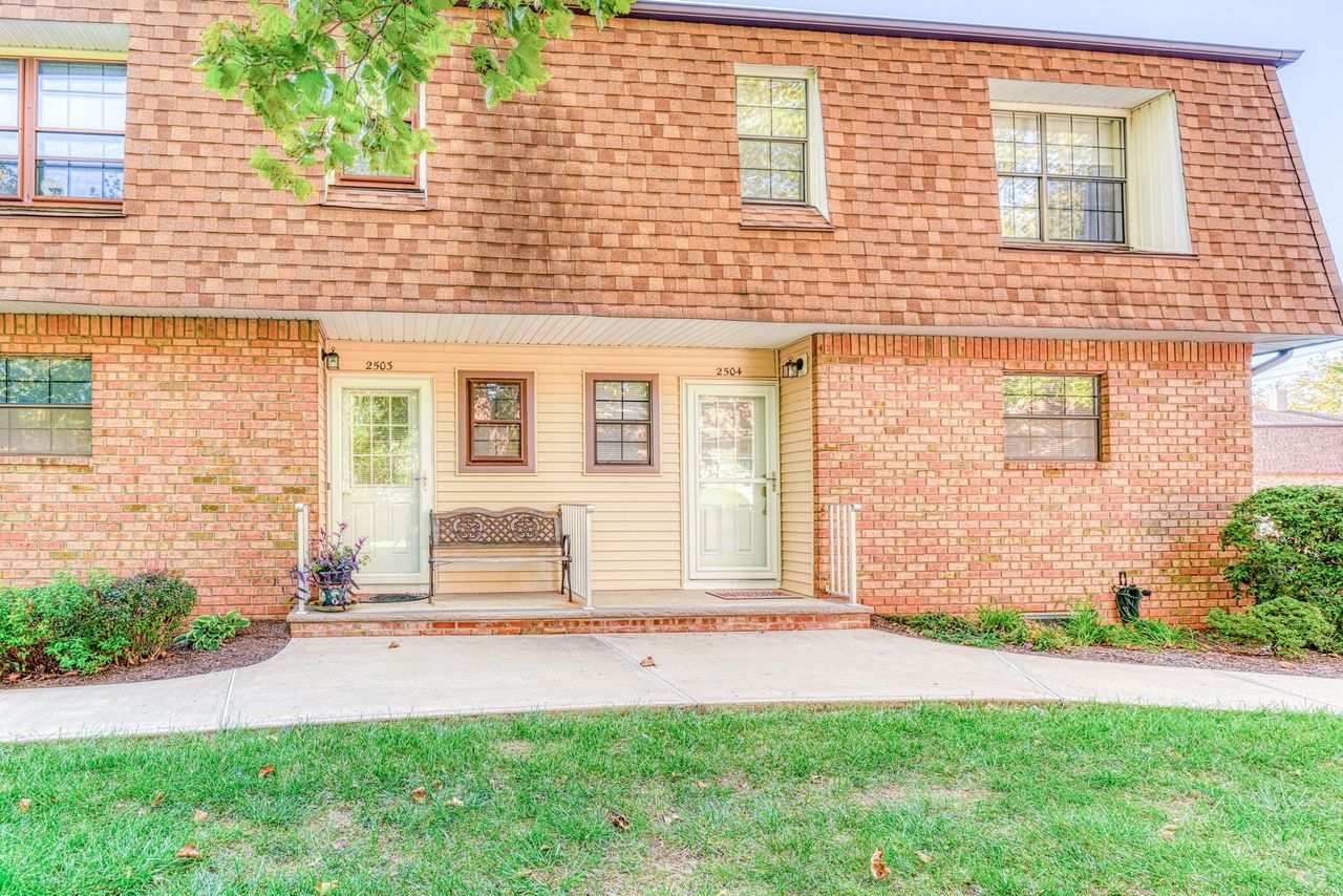 listing, photo 1