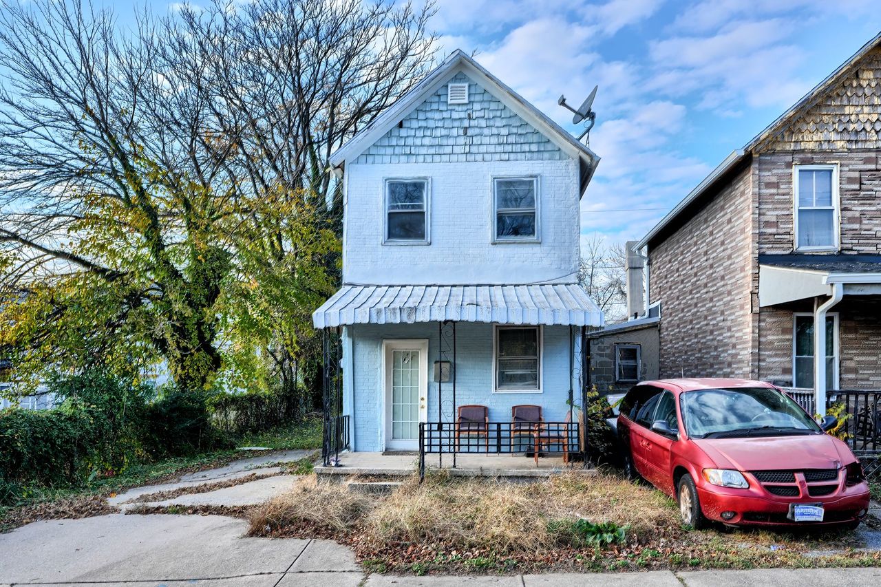 listing, photo 1