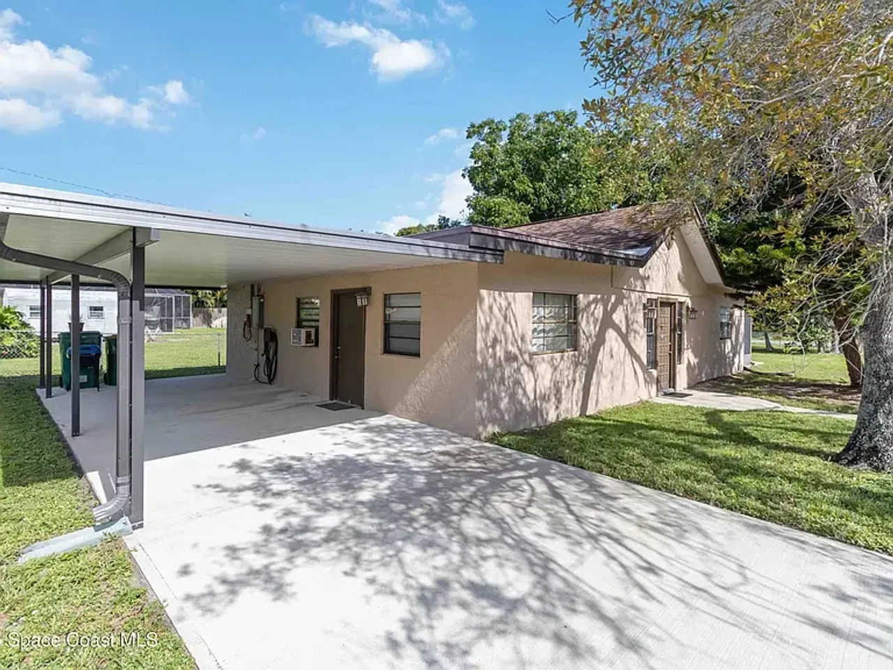 listing, photo 1