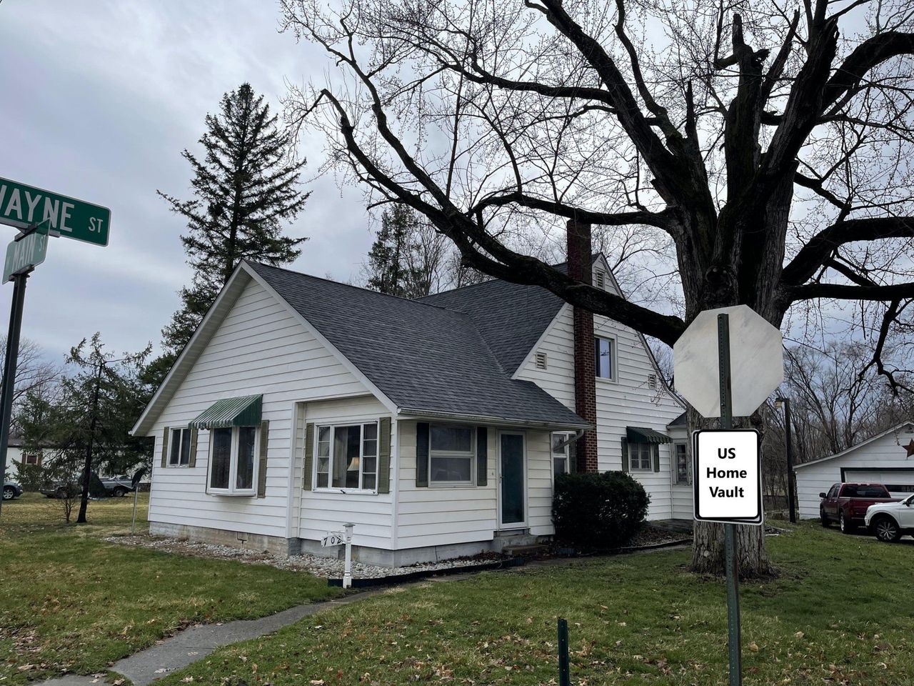 listing, photo 1
