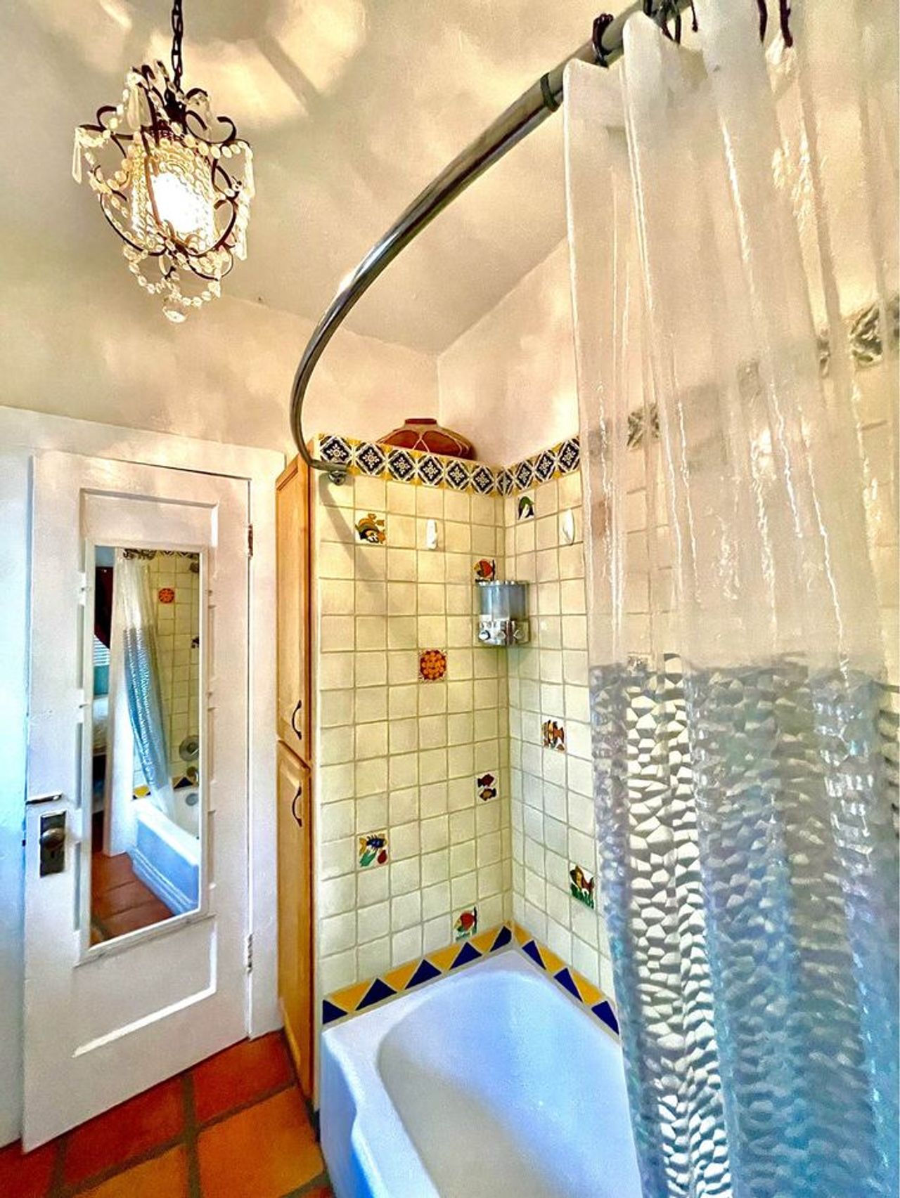 listing, photo 1