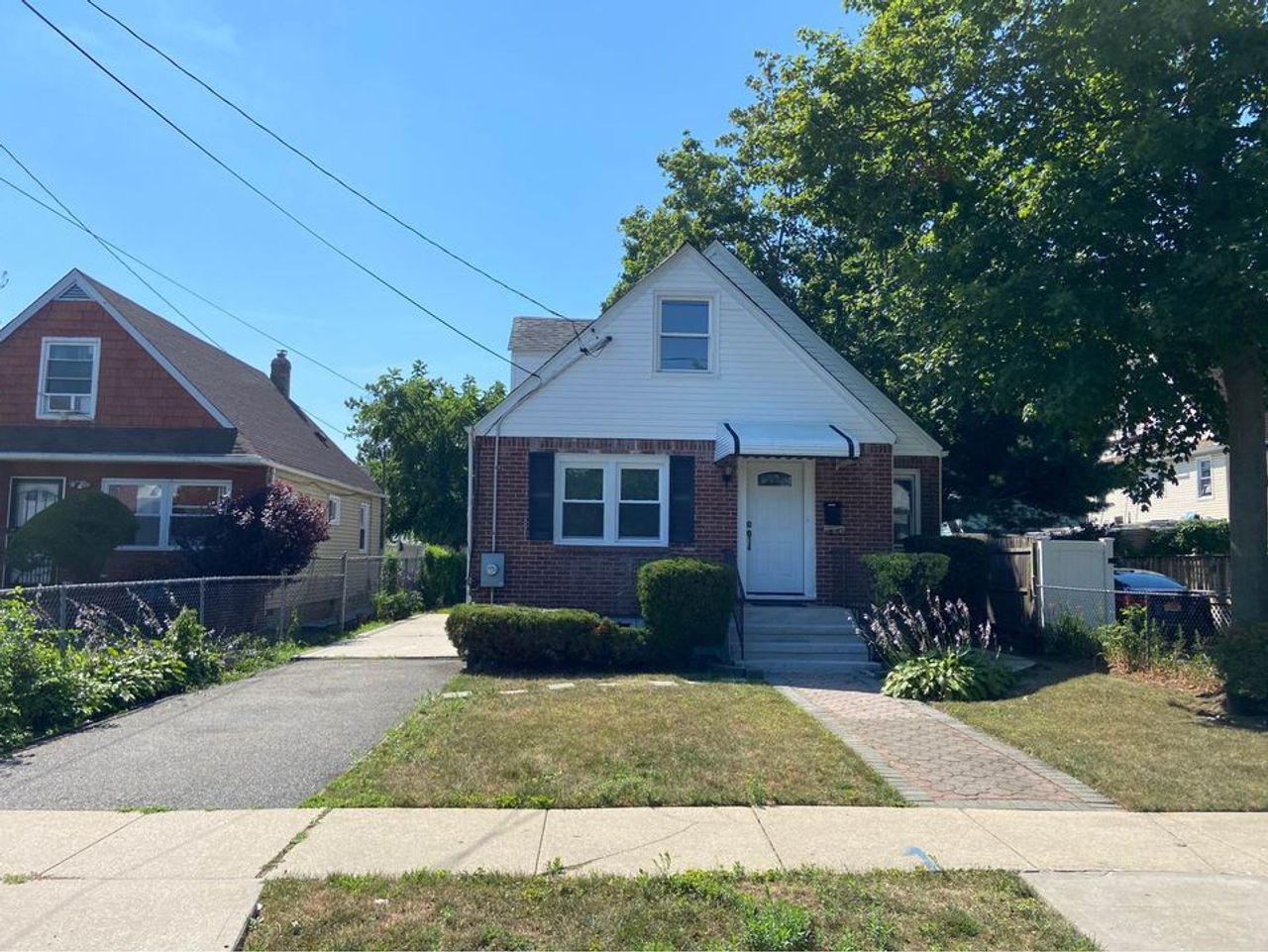 listing, photo 1