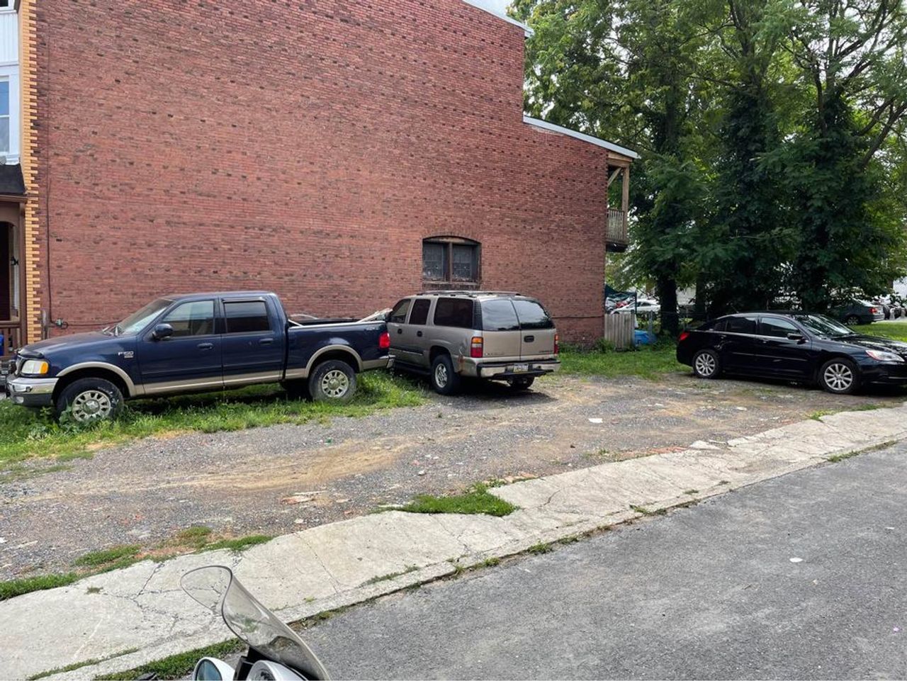 listing, photo 1