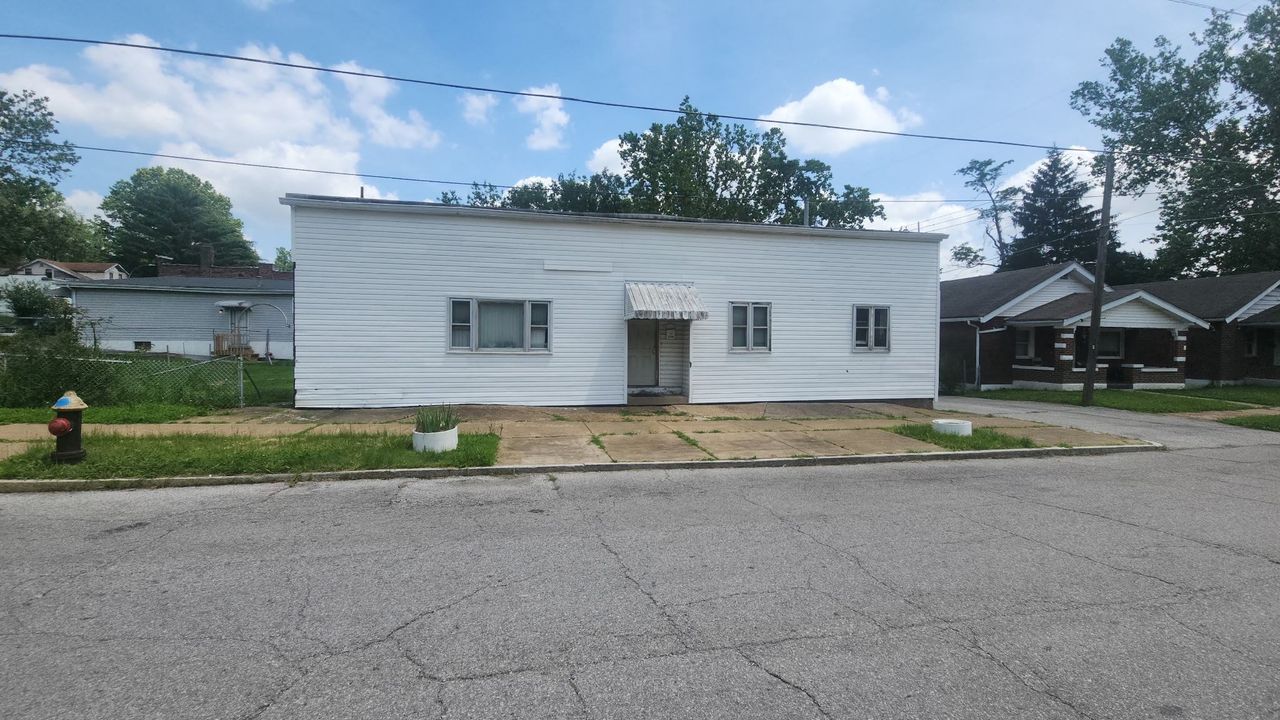 listing, photo 1