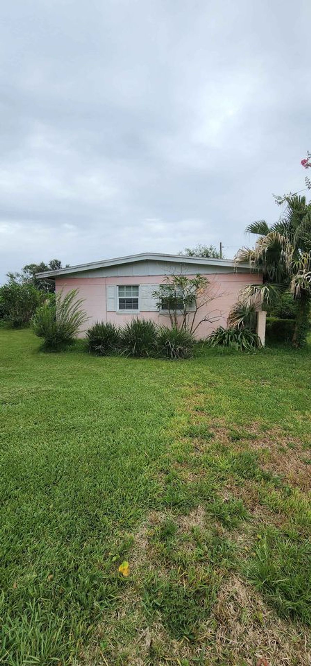 listing, photo 1
