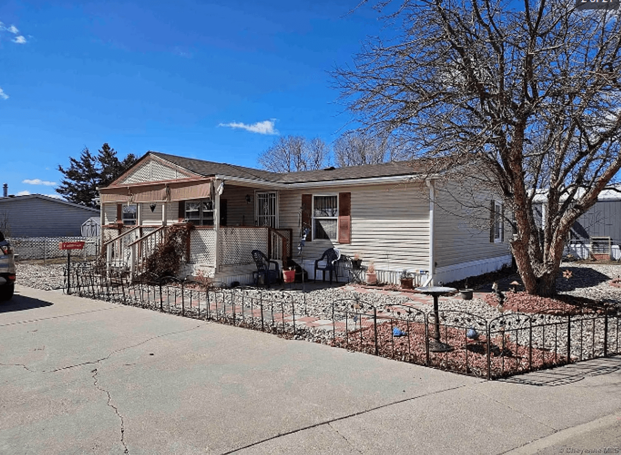 listing, photo 1