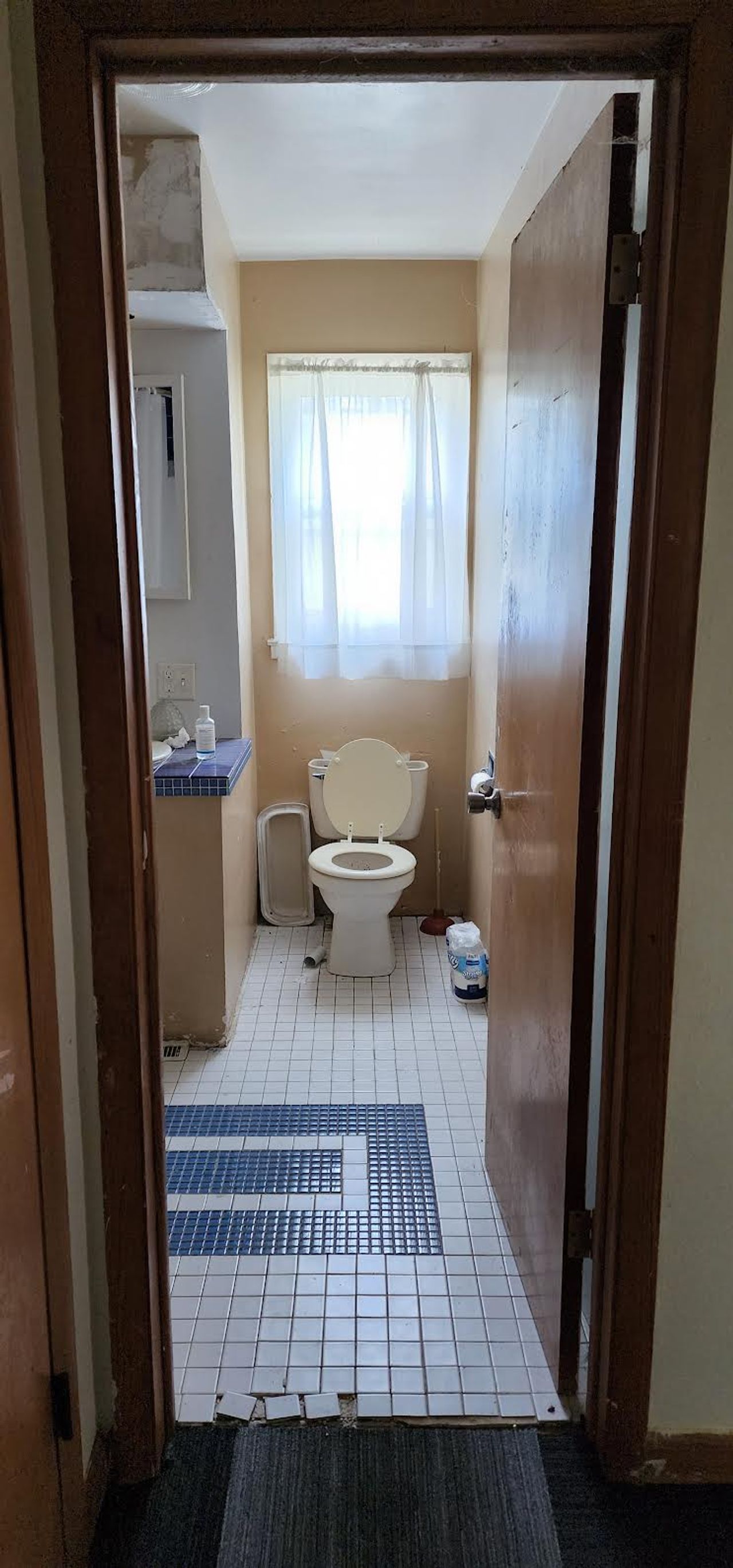 listing, photo 1