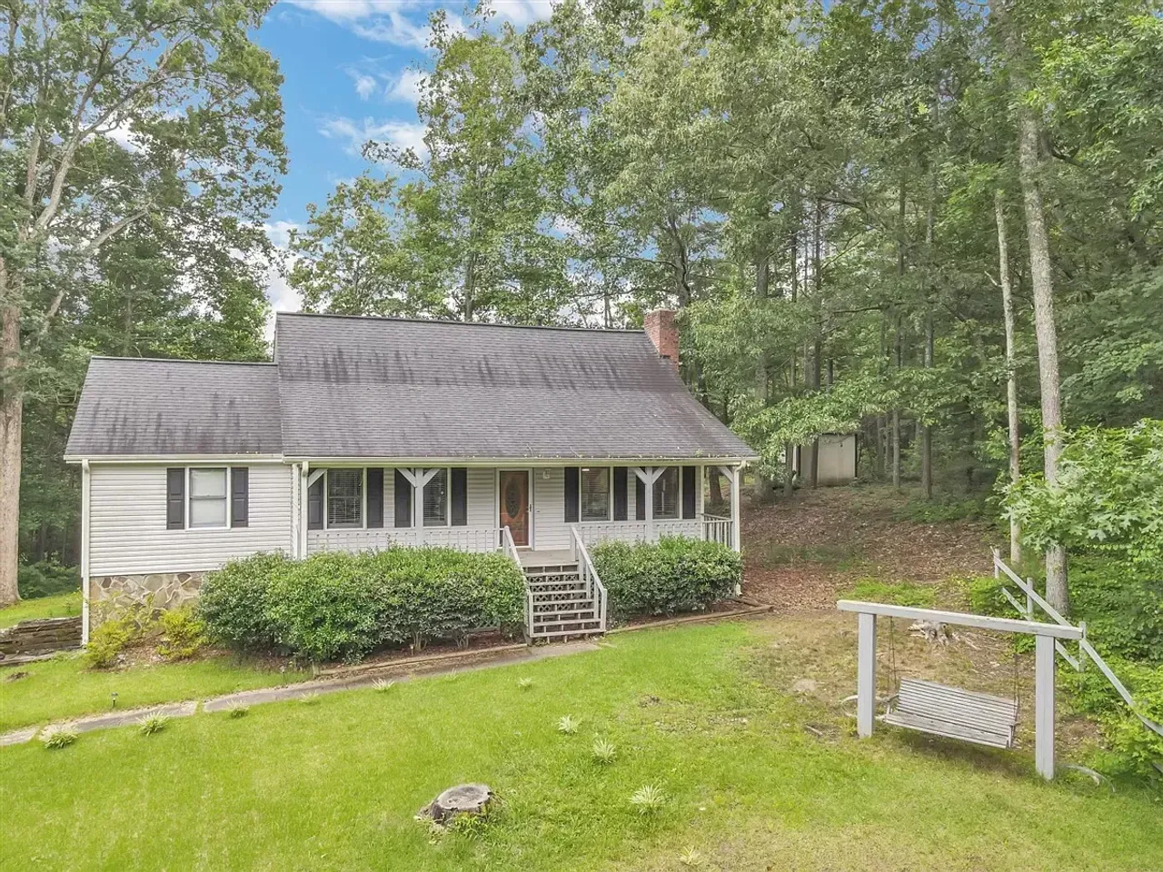 listing, photo 1