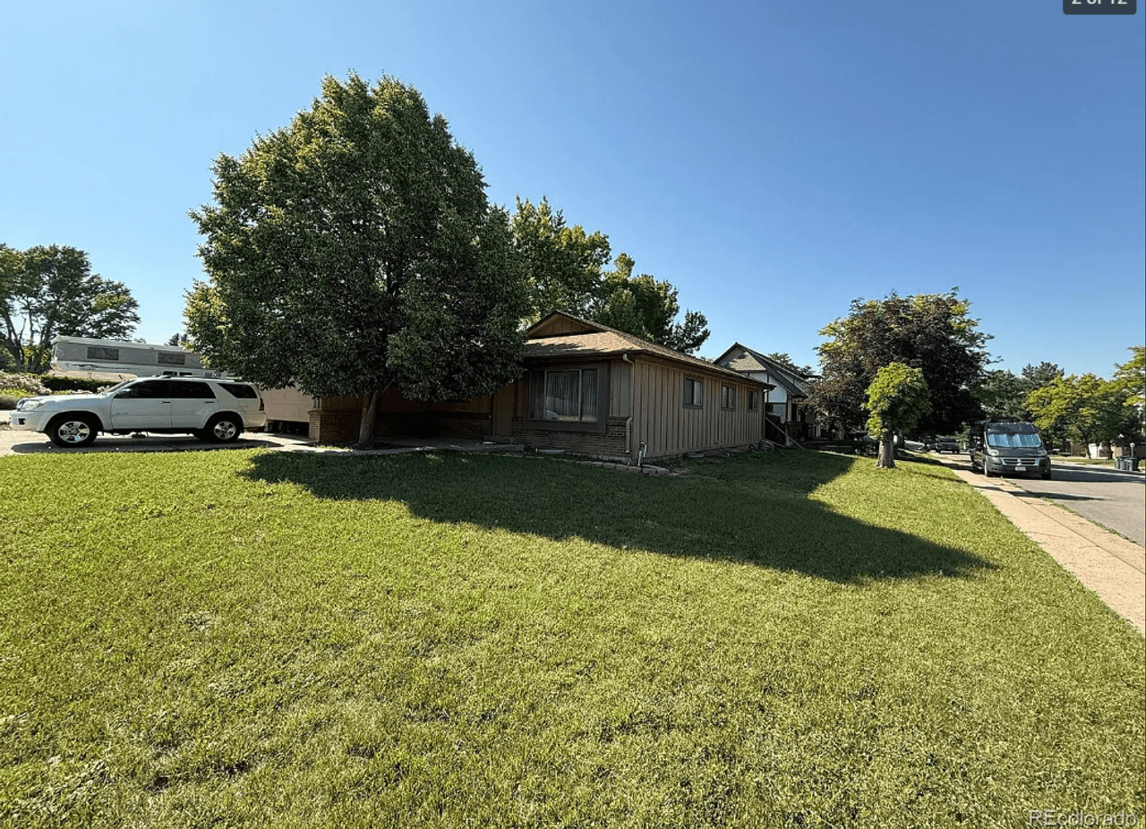 listing, photo 1