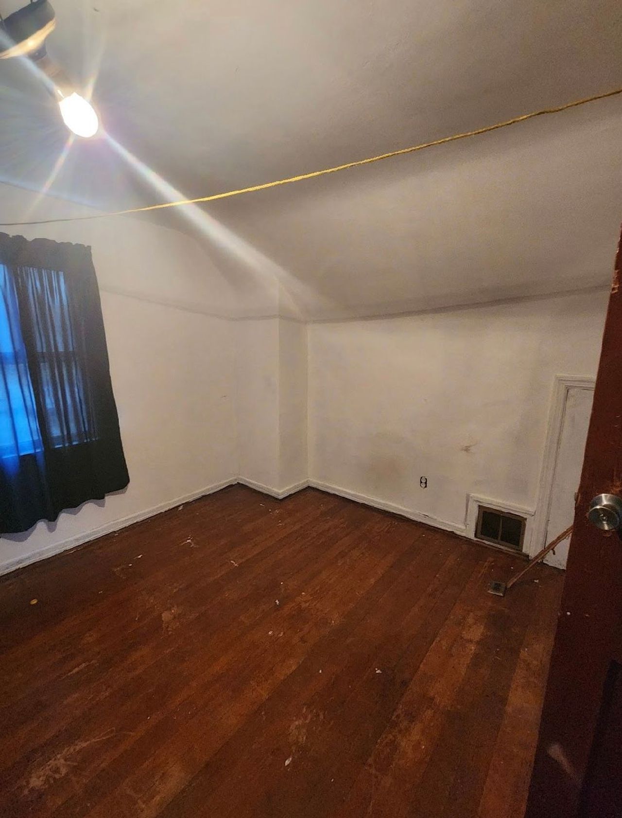 listing, photo 1