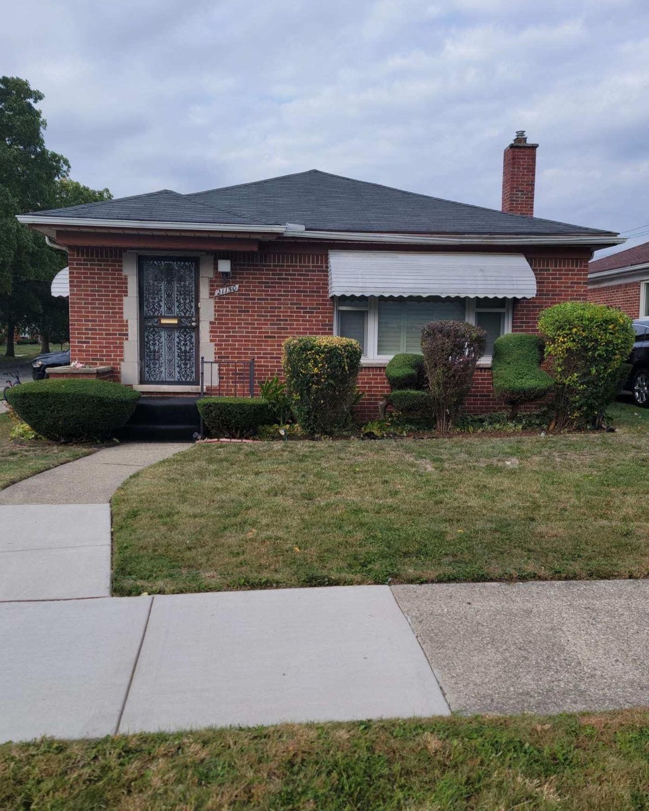 listing, photo 1