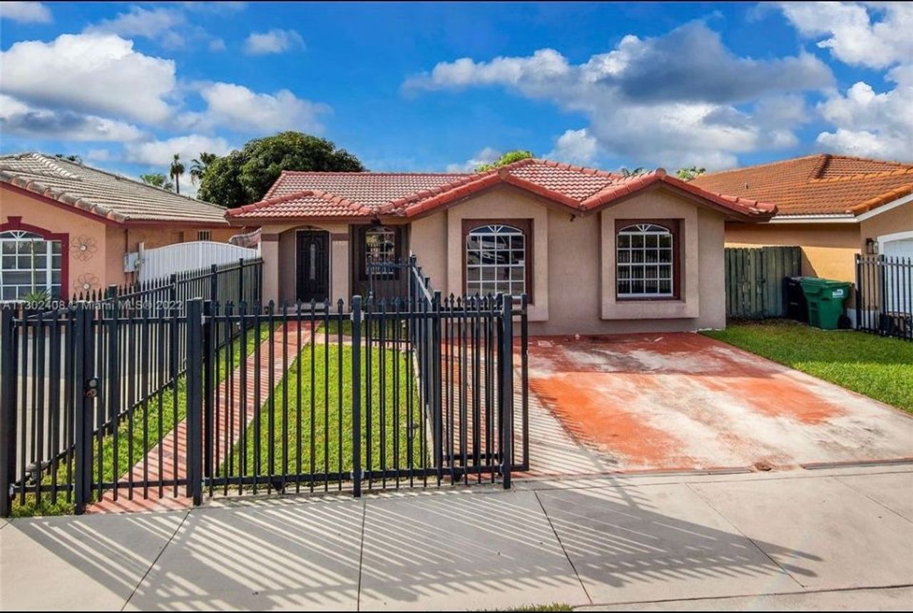 listing, photo 1
