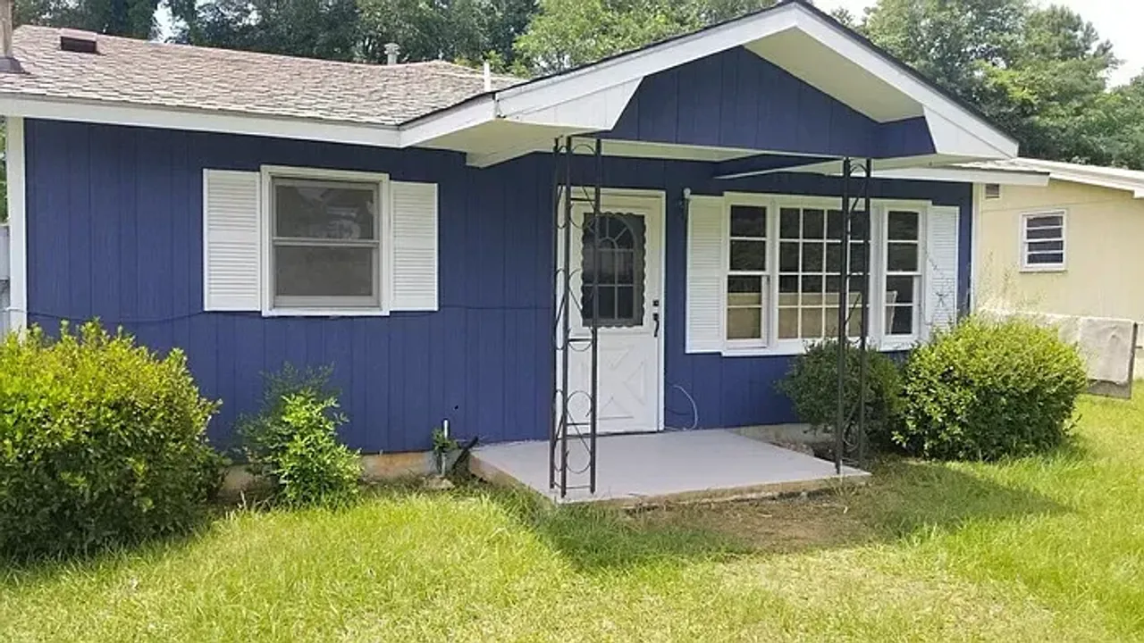 listing, photo 1