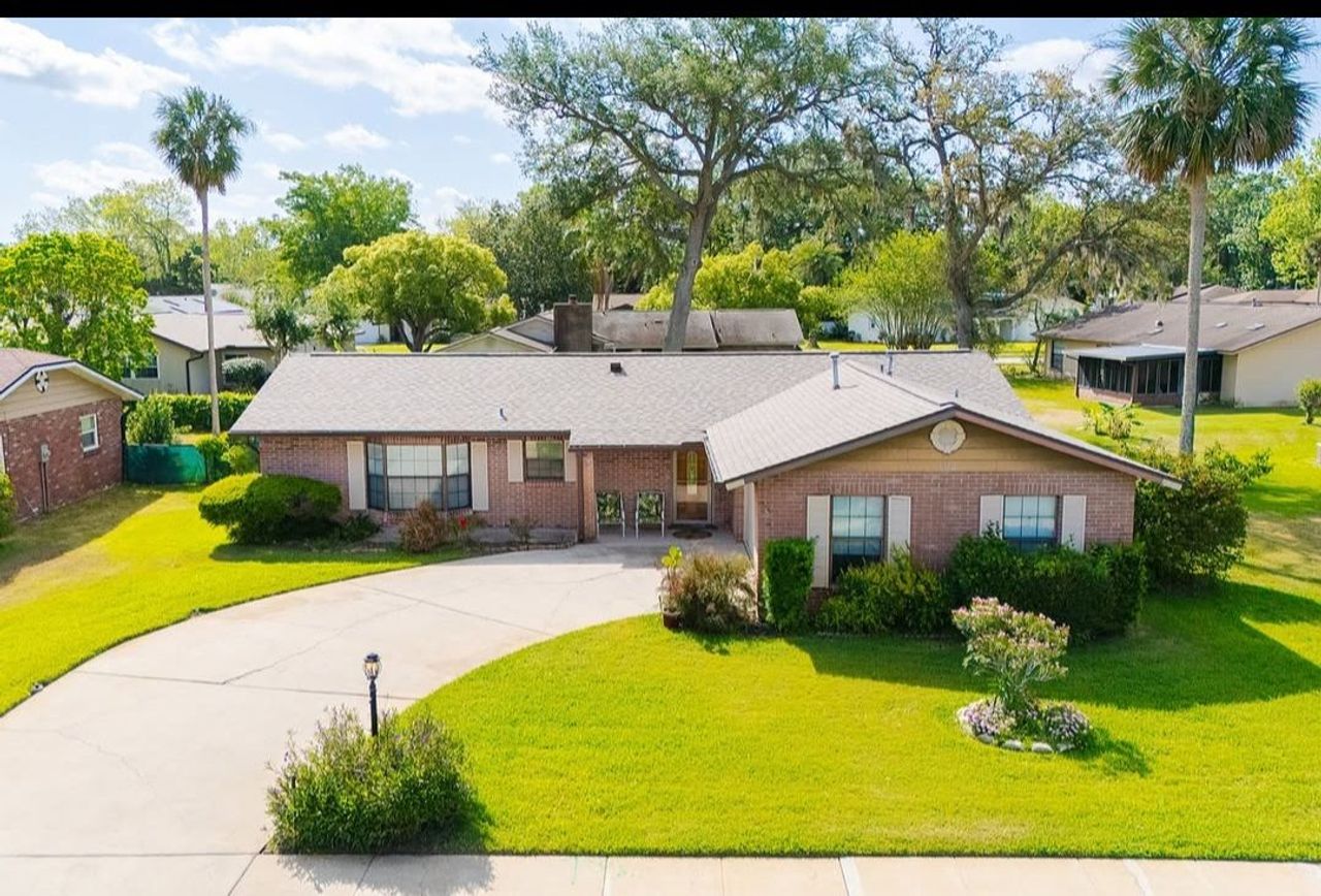listing, photo 1