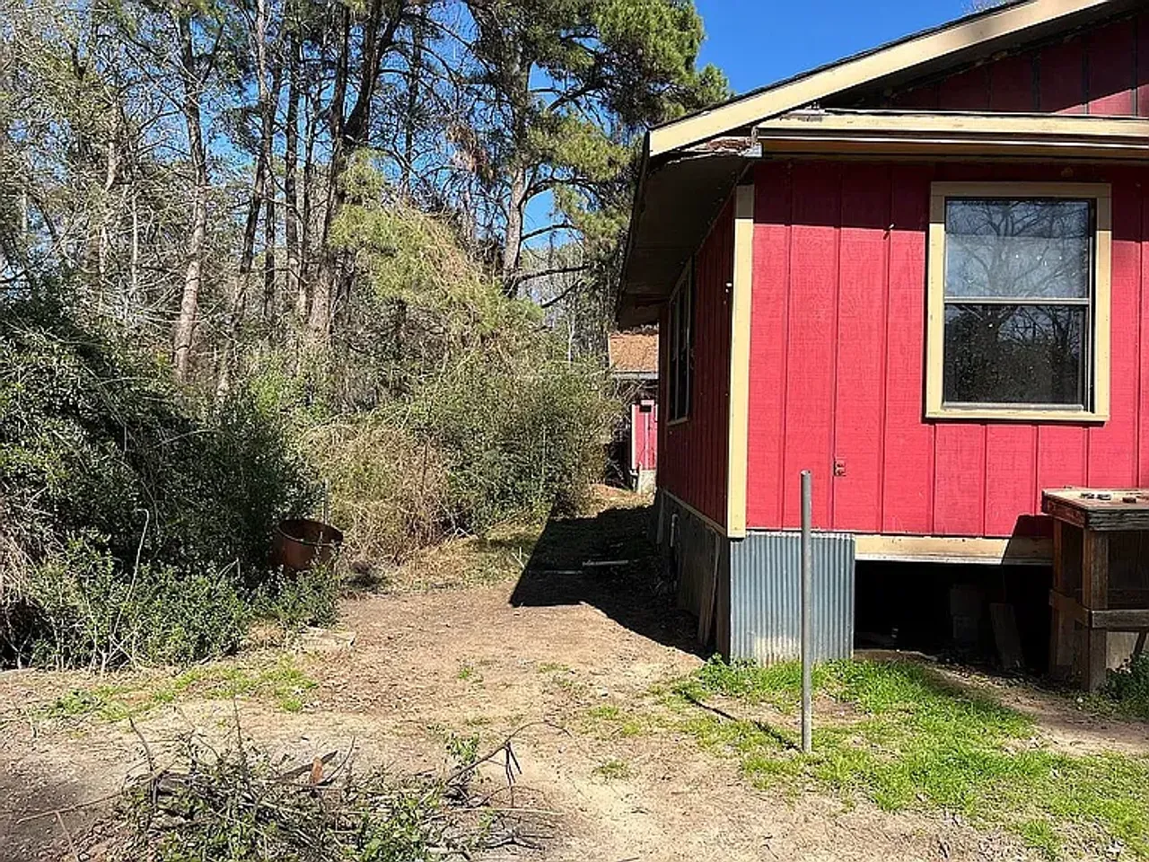 listing, photo 1