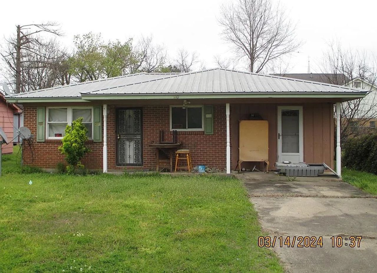 listing, photo 1