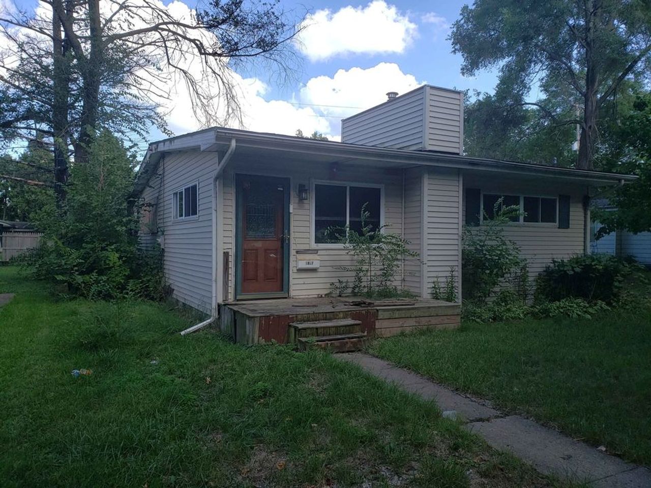 listing, photo 1