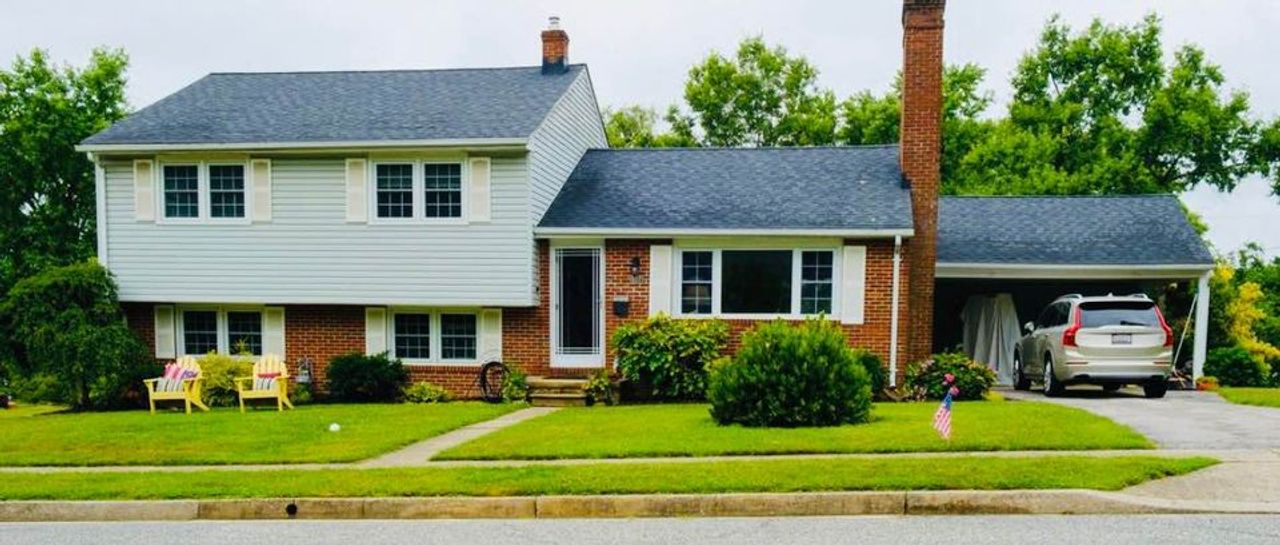 listing, photo 1
