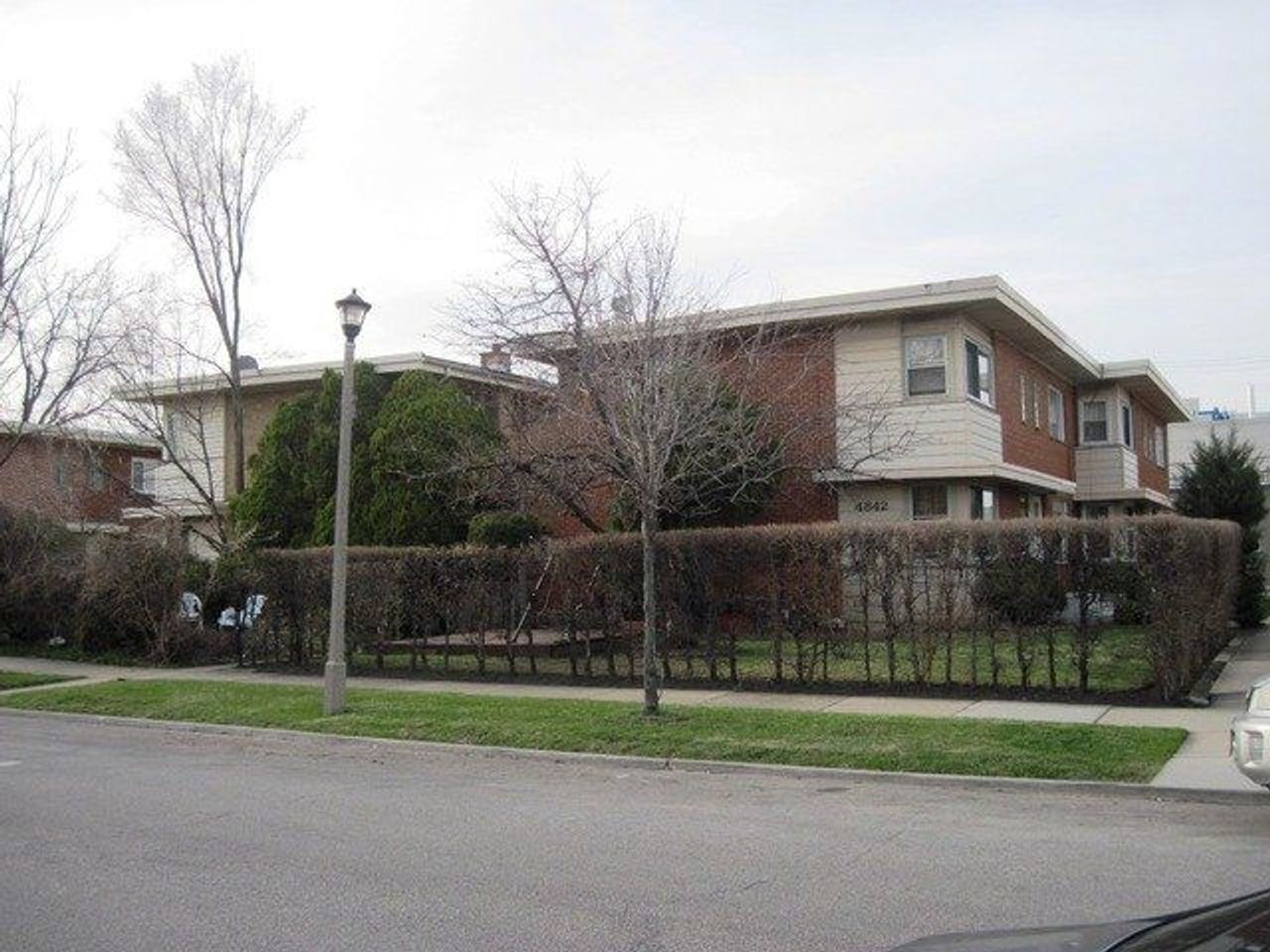 listing, photo 1
