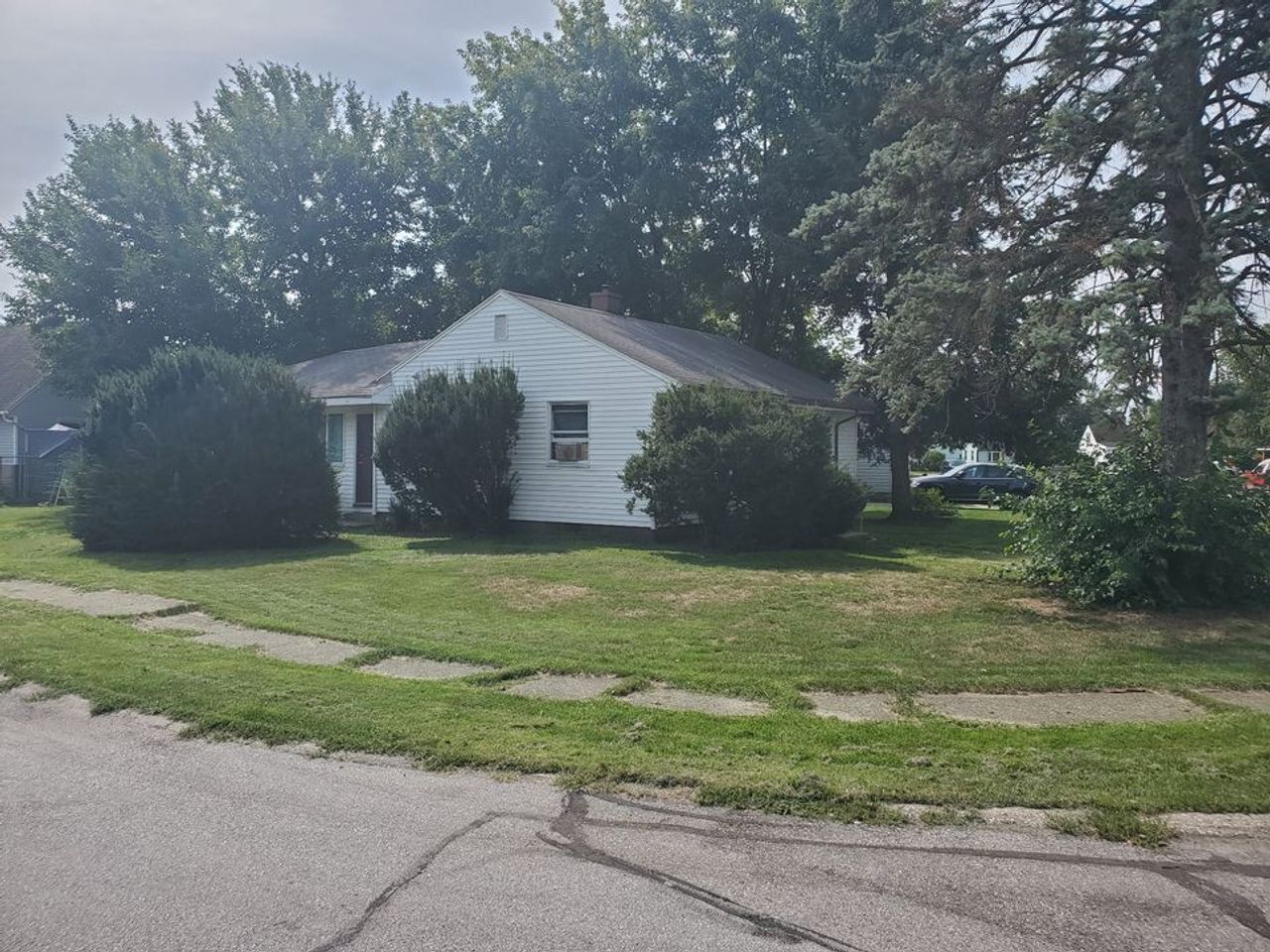 listing, photo 1