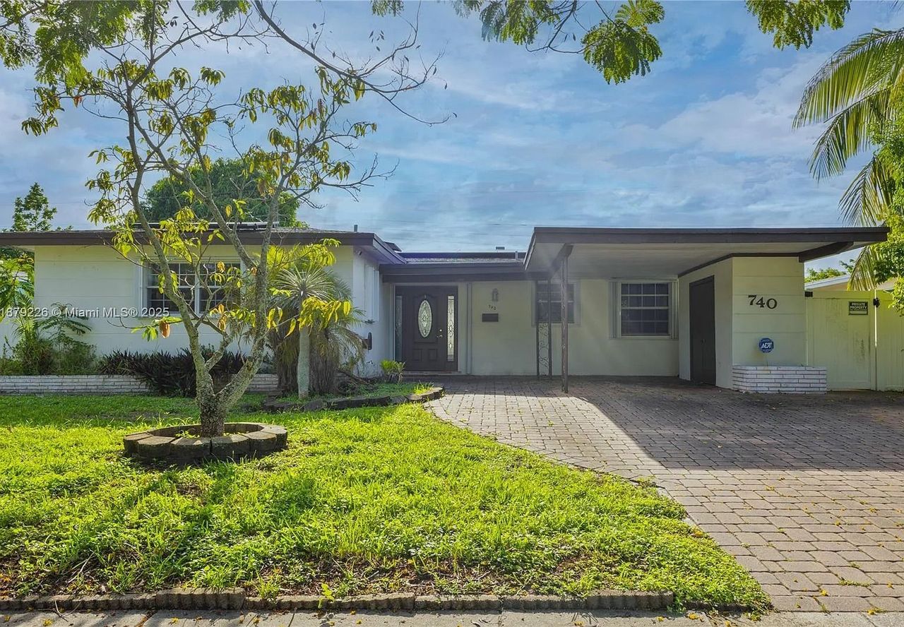listing, photo 1