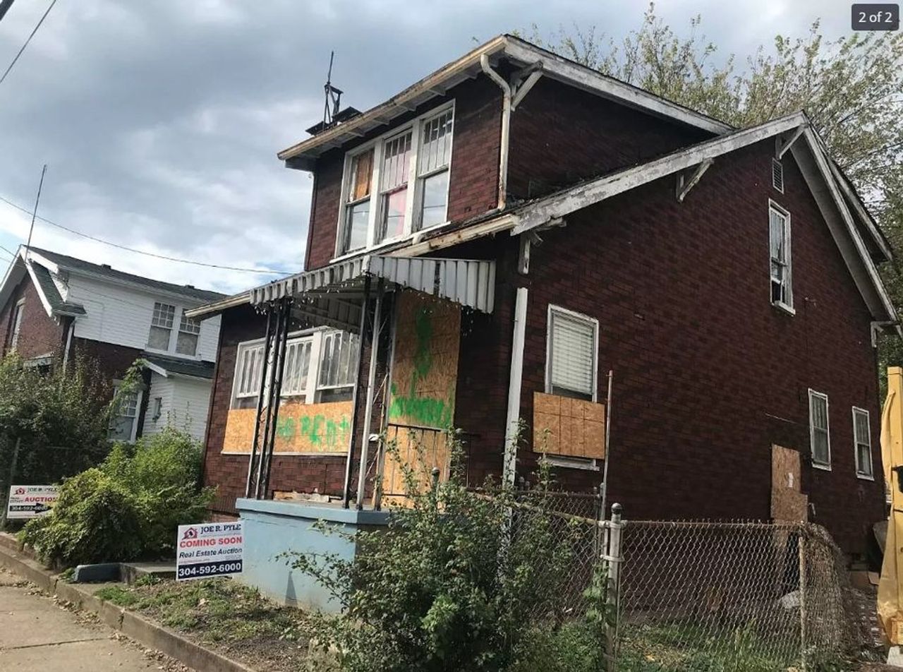 listing, photo 1