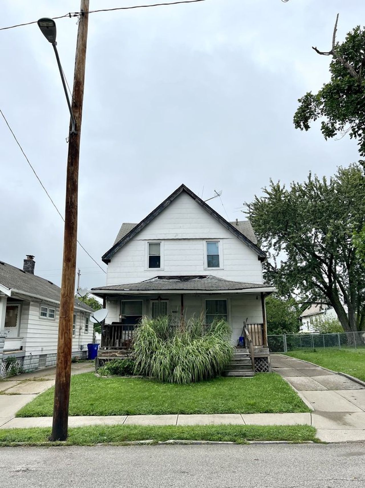 listing, photo 1