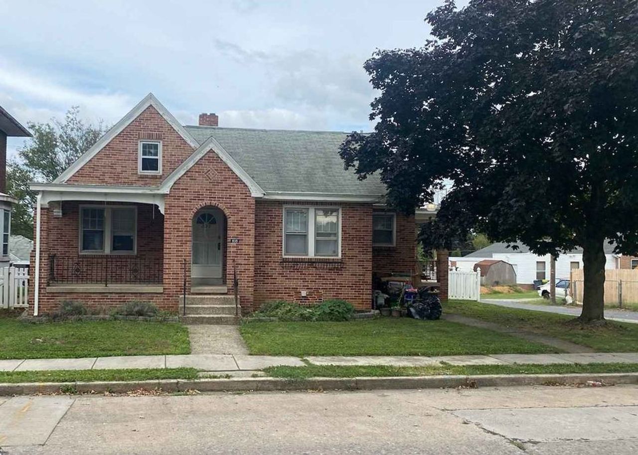 listing, photo 1