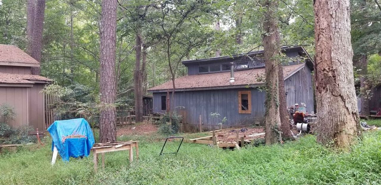 listing, photo 1