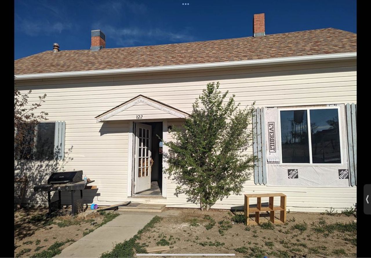 listing, photo 1