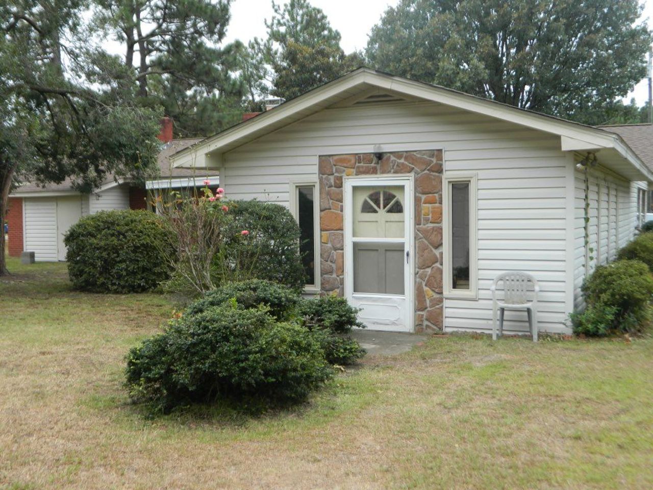 listing, photo 1
