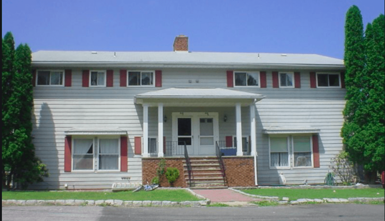 listing, photo 1
