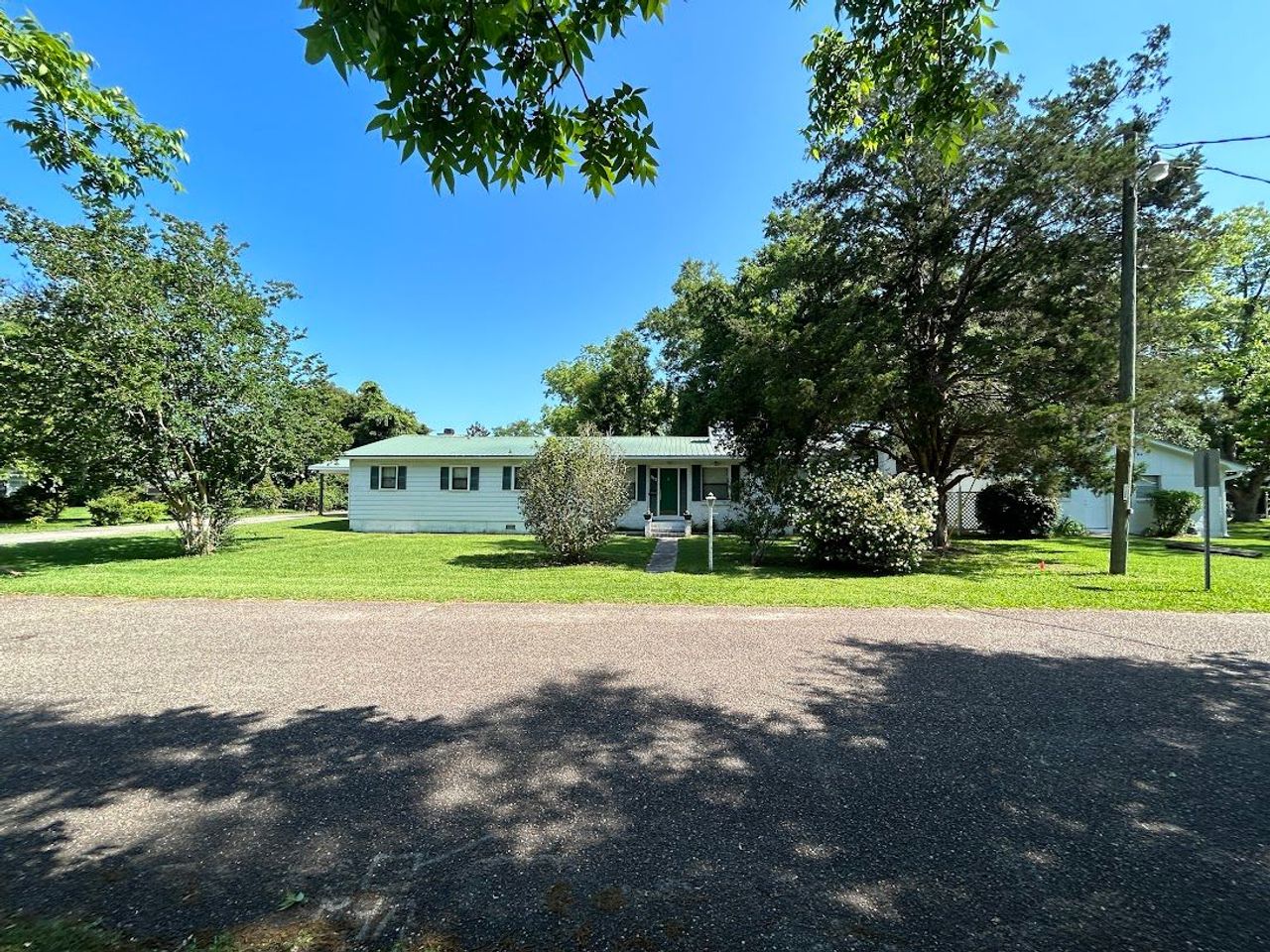 listing, photo 1
