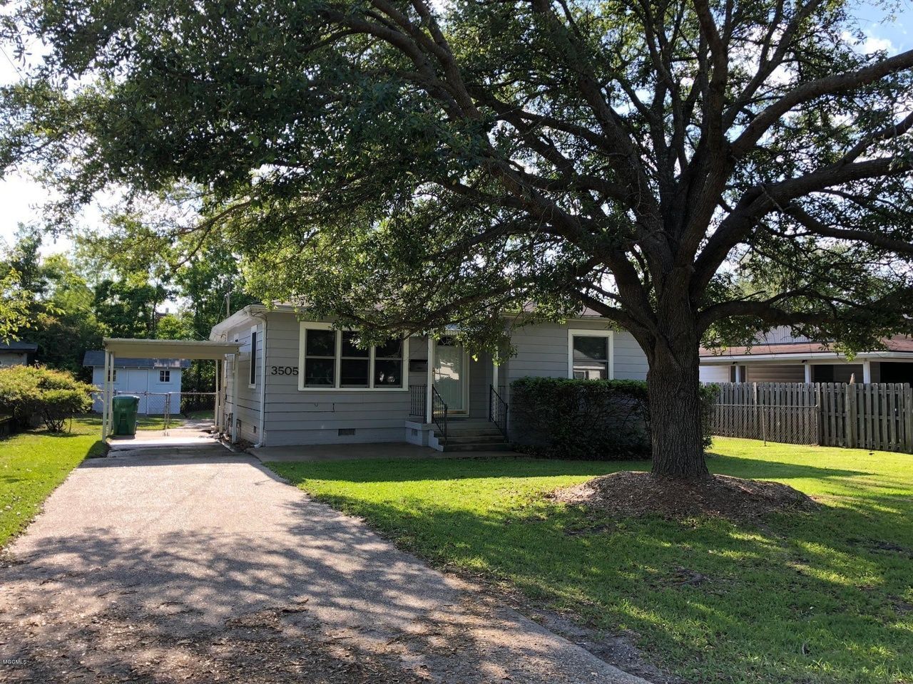 listing, photo 1