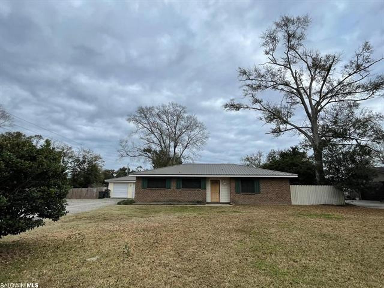 listing, photo 1