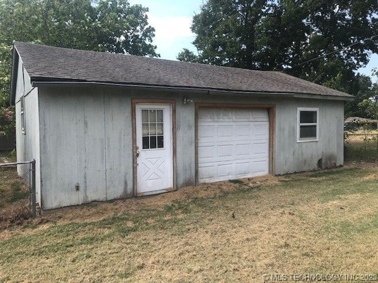 listing, photo 1