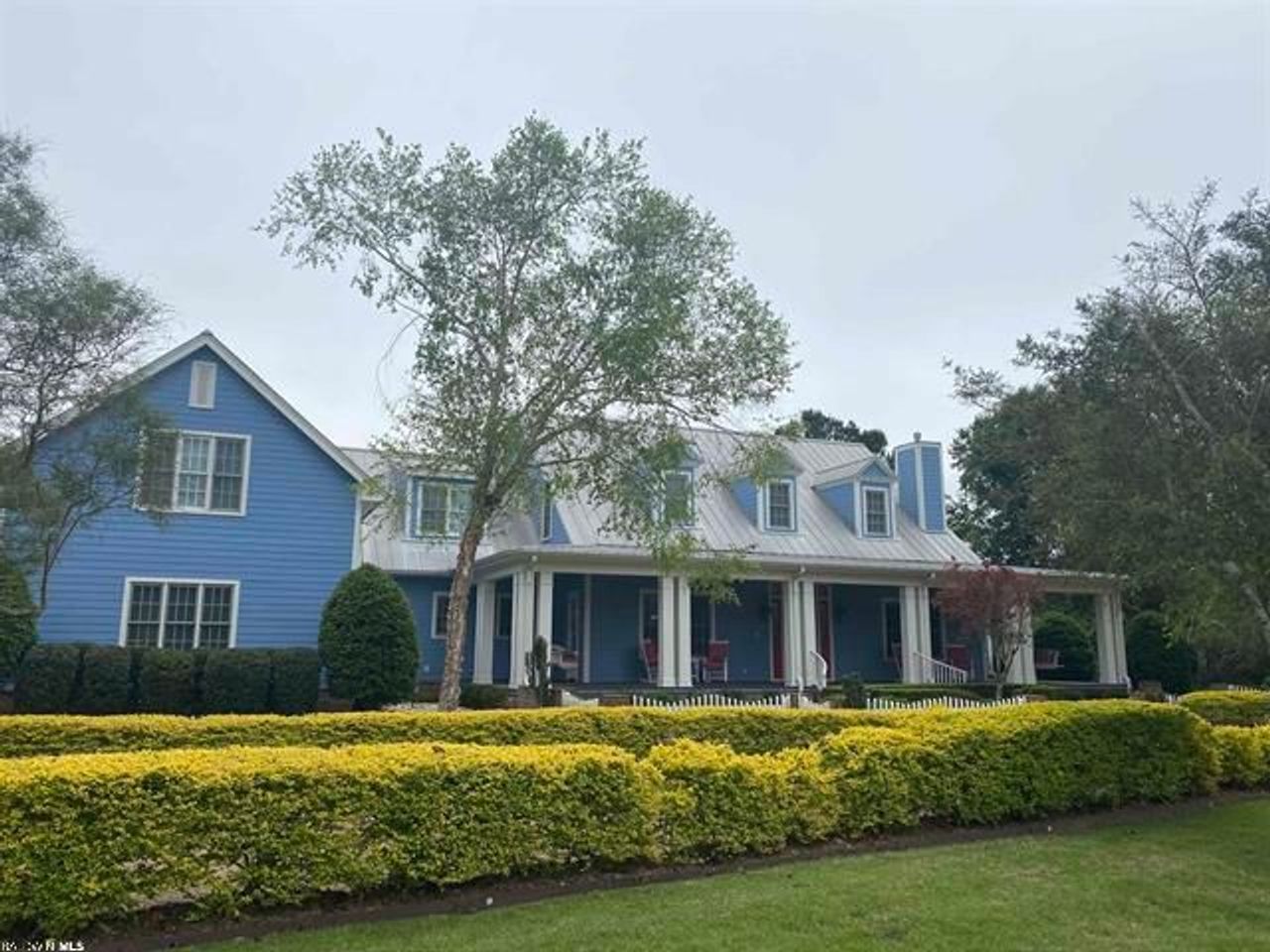 listing, photo 1