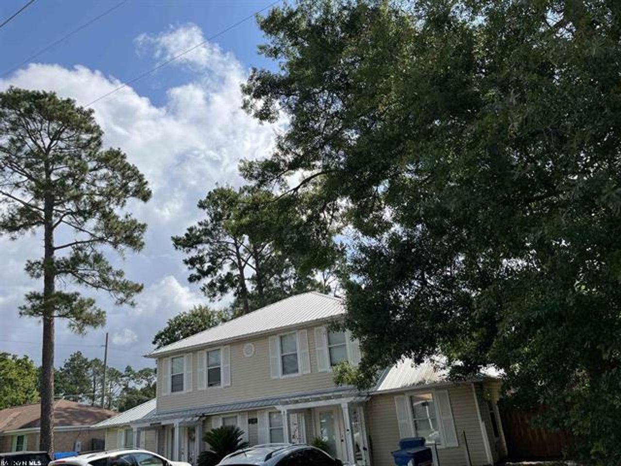 listing, photo 1