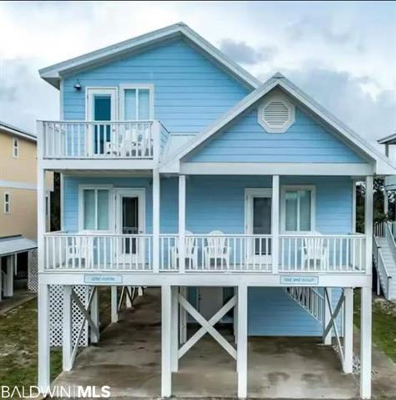 listing, photo 1