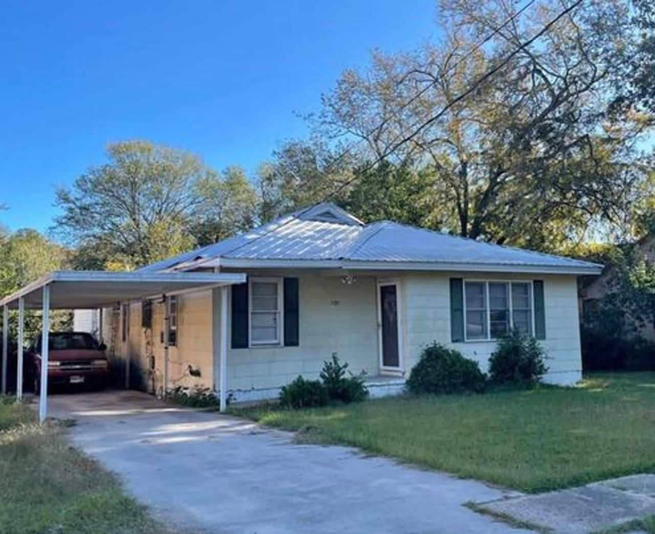 listing, photo 1