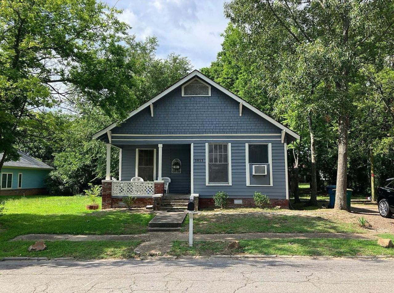 listing, photo 1