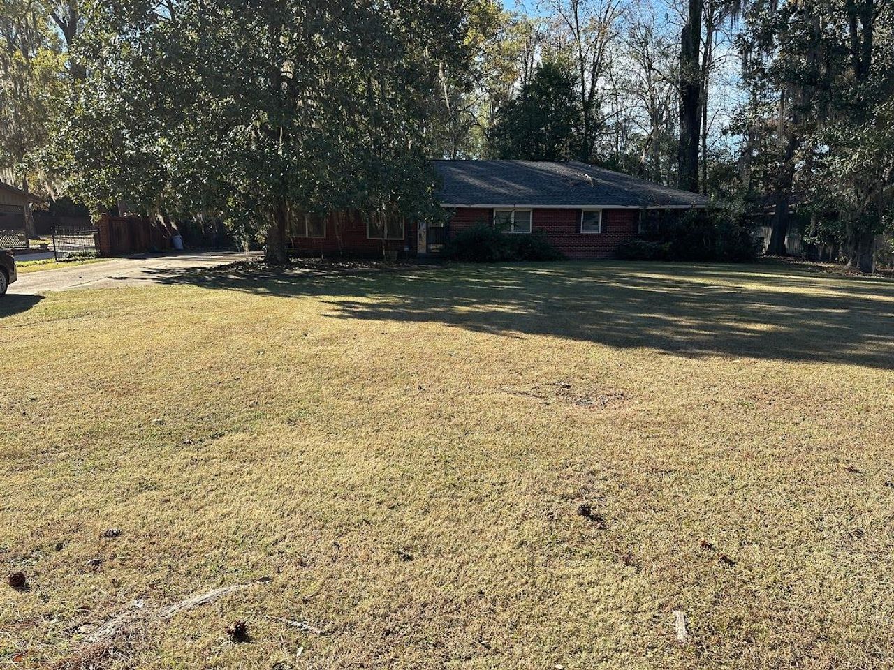 listing, photo 1