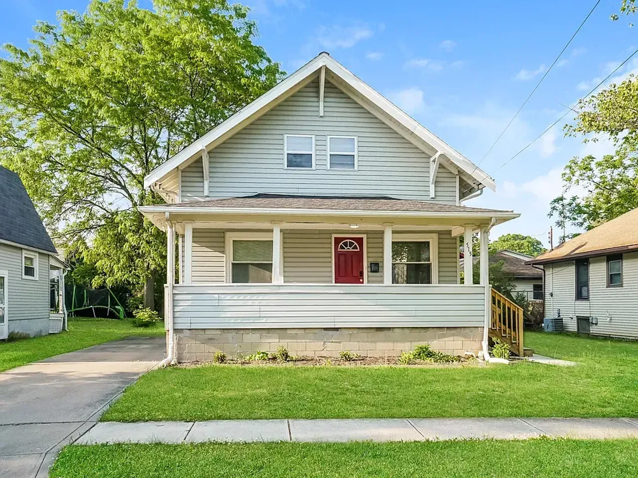 listing, photo 1