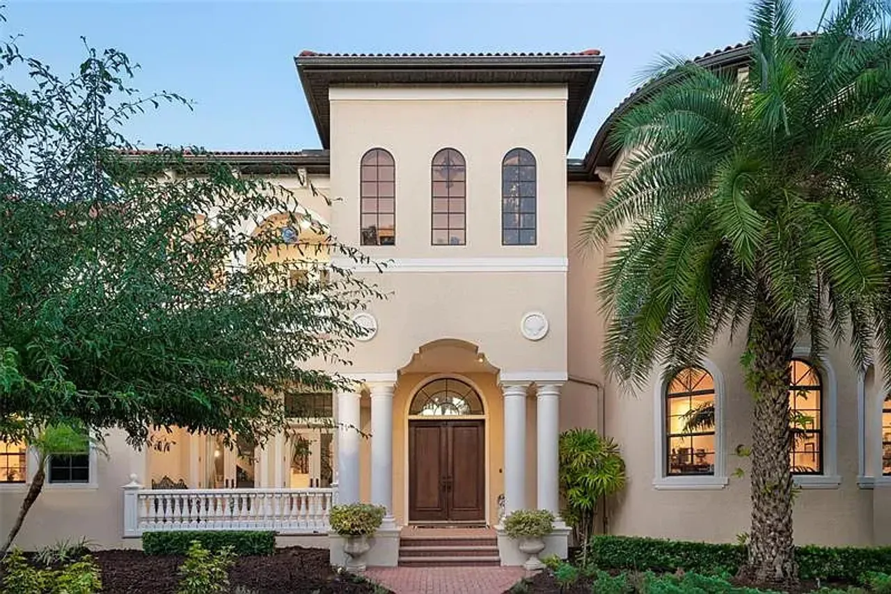 listing, photo 1