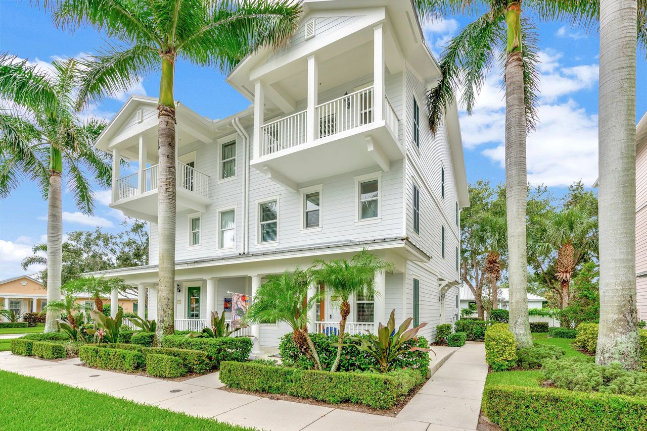 listing, photo 1