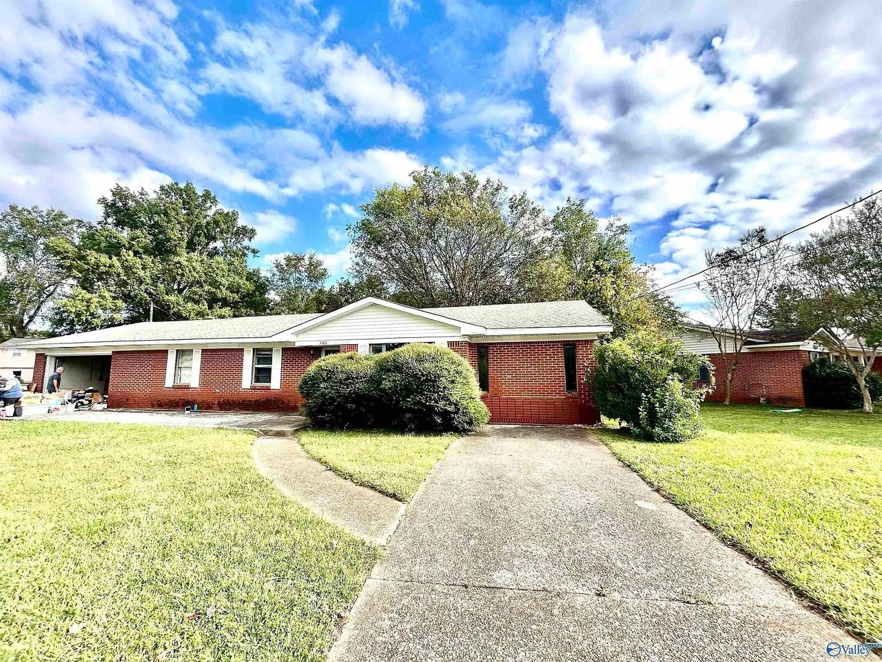 listing, photo 1