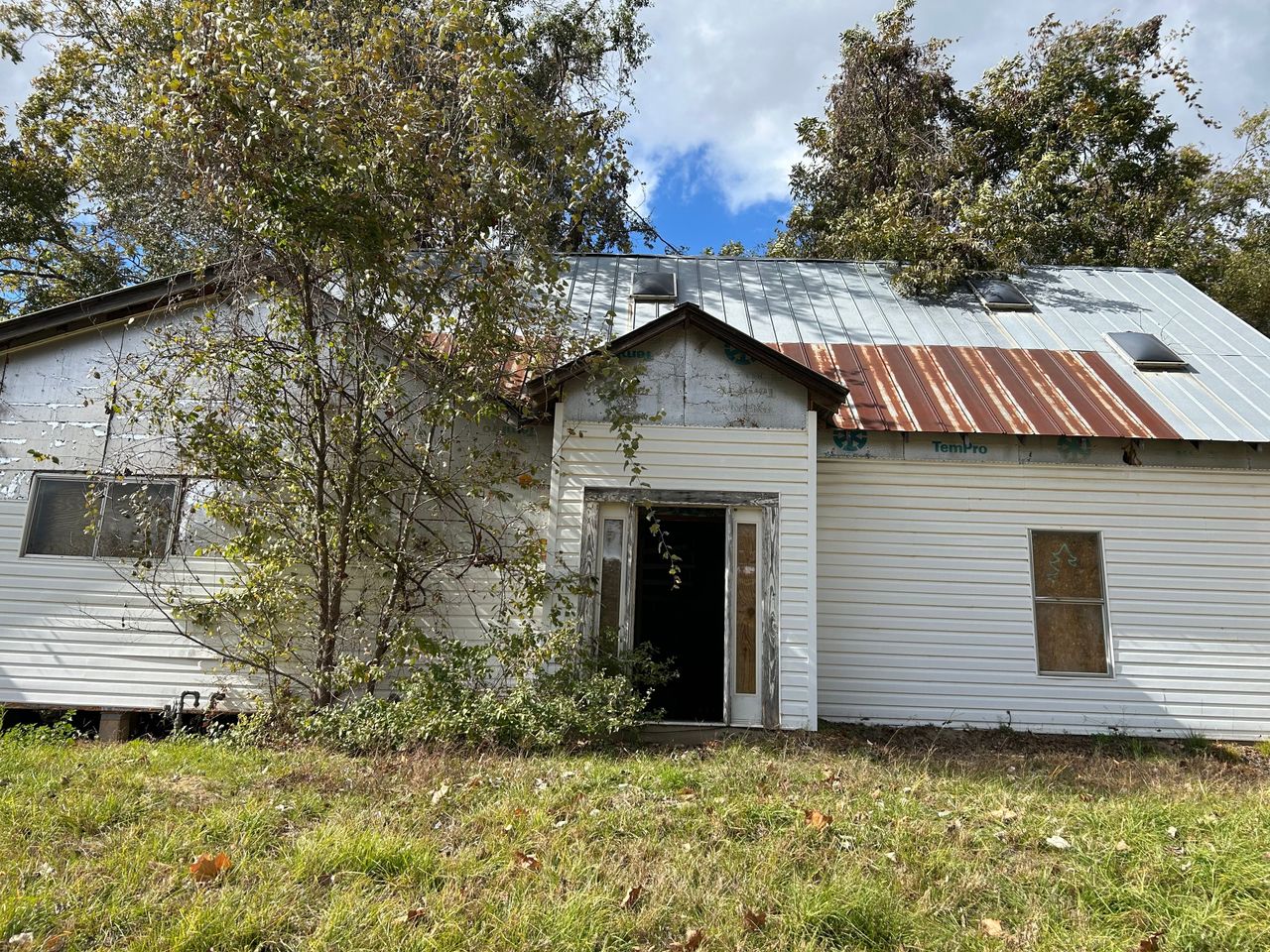 listing, photo 1